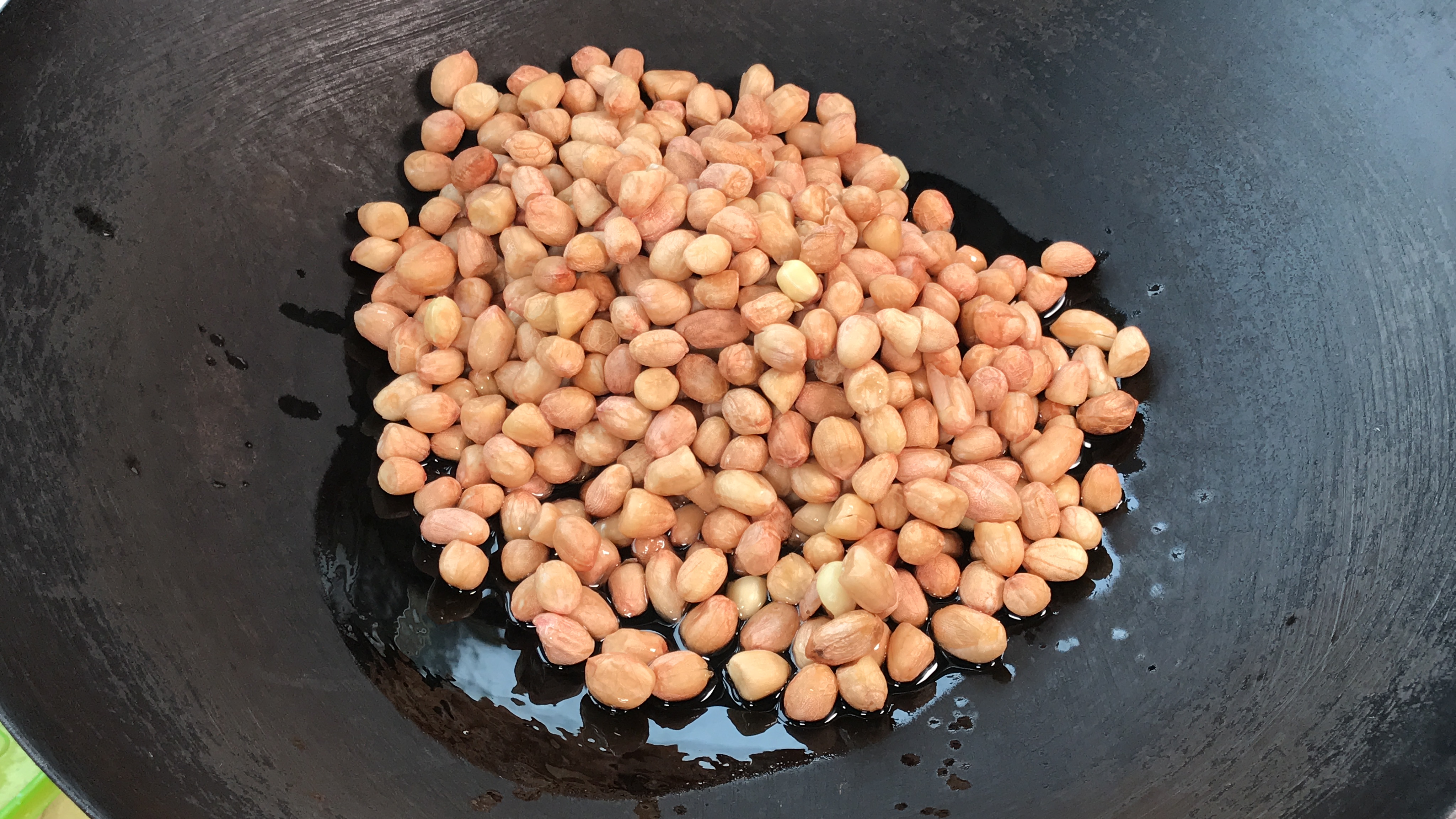 【下酒菜】炒花生米，万万不可只放油，牢记1个诀窍，出锅又酥又脆不返潮
