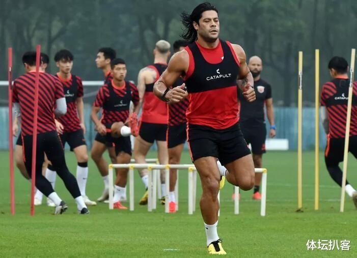 胡尔克|重磅！胡尔克宣布不想和上港续约，将自由身走人，收中超对手报价！