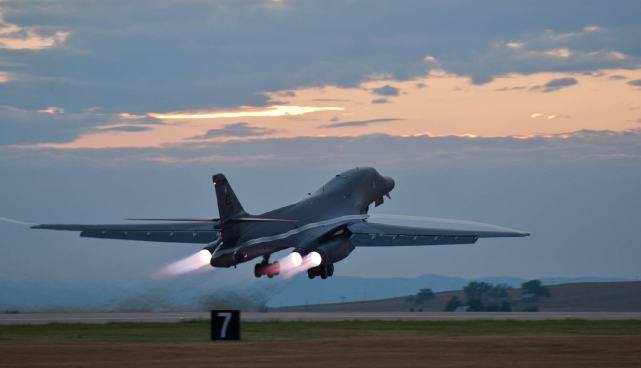 b-2轰炸机■4架新型隐轰即将首飞,大国隐藏实力太深,美军:性能远超B2