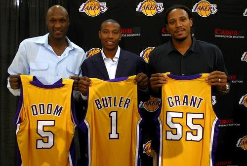 [奥尼尔]04年，奥尼尔被湖人拿出来交易，当时联盟各队报价如何？