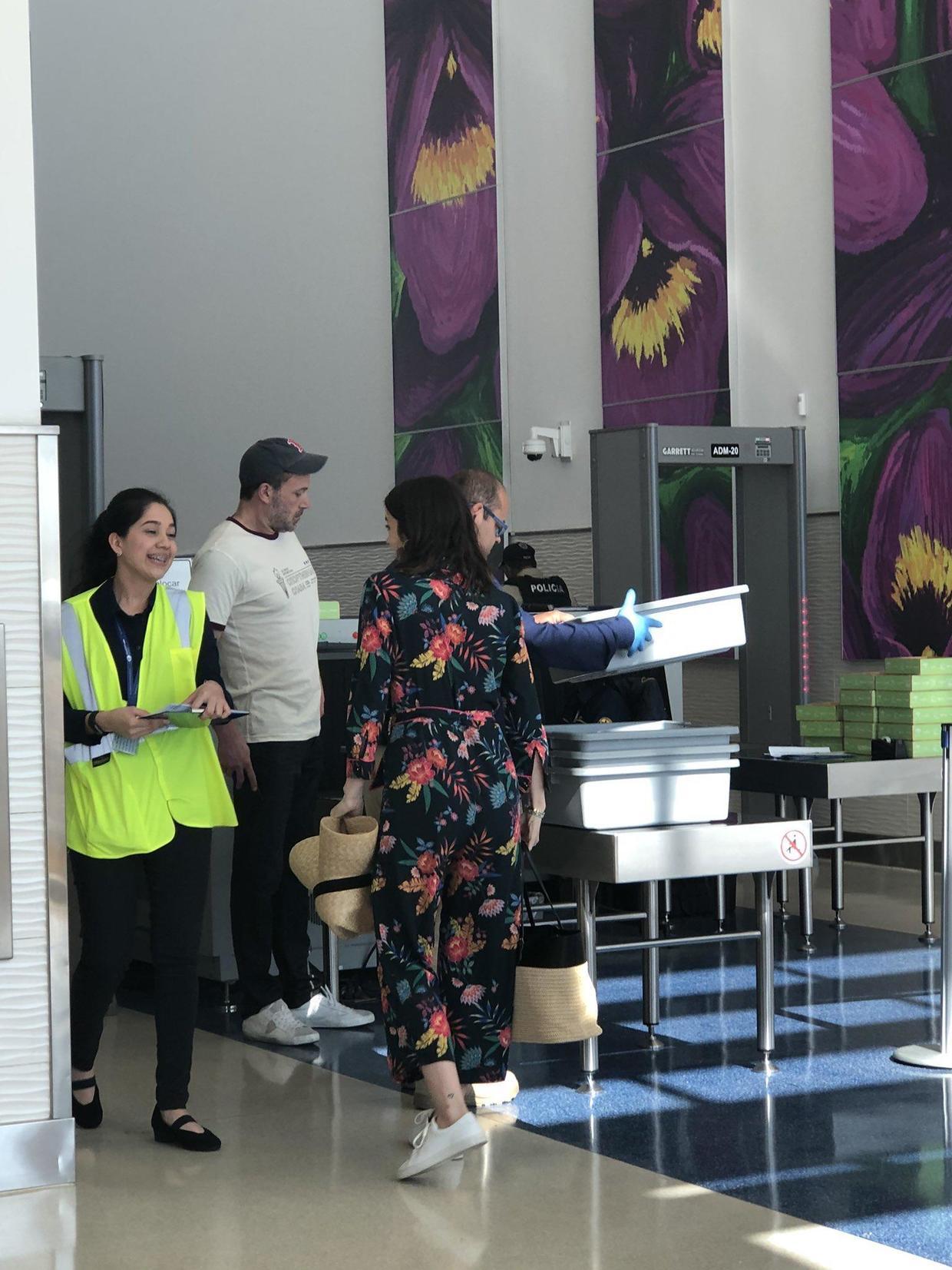 好莱坞|好莱坞最甜cp分手？！高富帅大佬抛弃“男友”，热恋甜美邦女郎