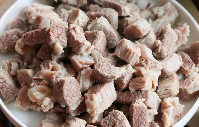 牛肉|牛肉焯水越焯越脏？牢记这一招，让脏东西自己跑出来！