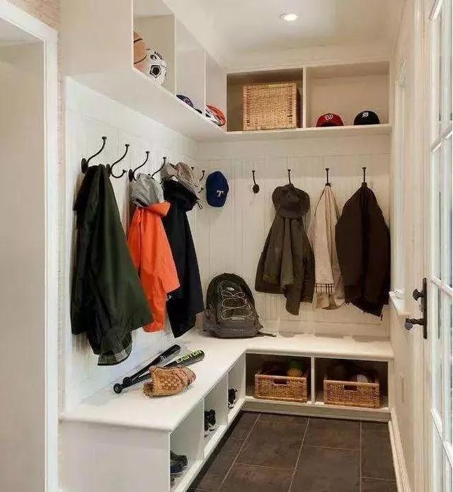 【】别小看玄关，这样设计一下，分分钟多出一个衣帽间