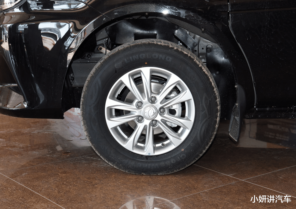 『奥迪A4』真正的MPV“买菜车”！比别克GL8大，配5块天窗+2.0T，5.59万起