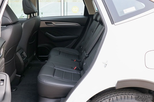 【哈弗f7】又一被认可的SUV，2.0T配四驱系统，比H6还时尚、个性