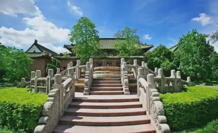 「高校」这三所很强的985高校，地理位置真心很好，高考录取分数却偏低