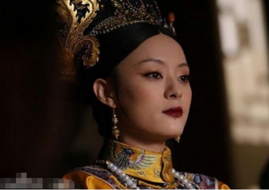 甄嬛传|甄嬛传：浣碧选择自尽了结，当时和甄嬛有一段对话，姐妹俩谁更狠