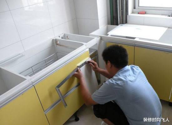 |越来越多人这样装厨房橱柜，看完想回家砸了重装，入住就知好处多