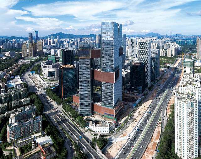 「高考状元」38岁高考状元留美年薪300万,从美国大楼跳下,被欺负后留遗言:这里没有公平!