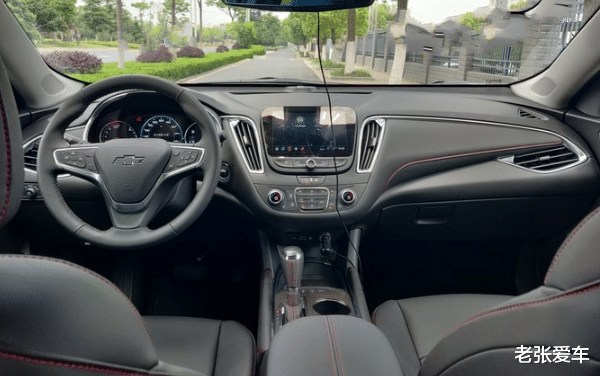 本田雅阁|从18万跌到11万，一年没白等，车长4米9油耗6，不买雅阁就买它