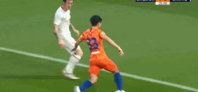 山东鲁能|中超又有离奇误判！鲁能新星被飞铲却领黄牌，佩莱进球迅速回击