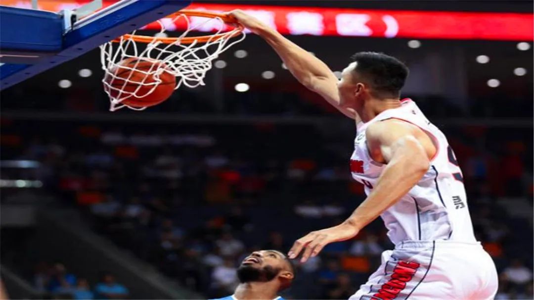 【易建联】肖华彻底坐不住了，邀请易建联来打NBA，阿联是否会答应？