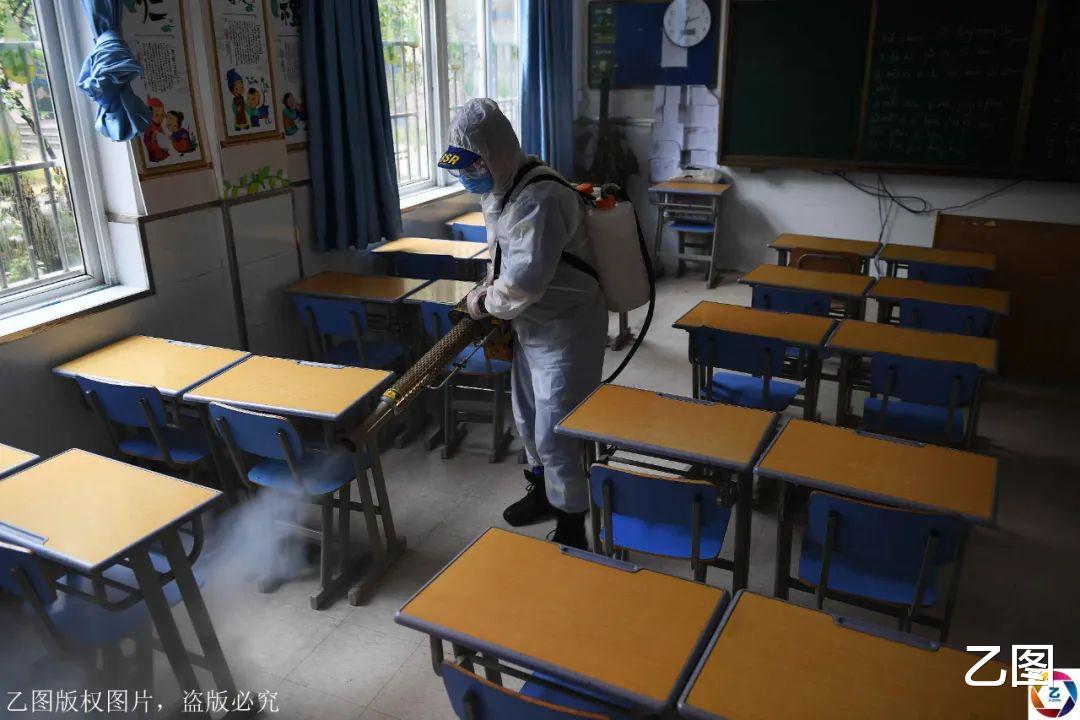 宁夏@一天消杀三所学校，合肥蓝天救援队11人消杀队紧张忙碌，迎接开学