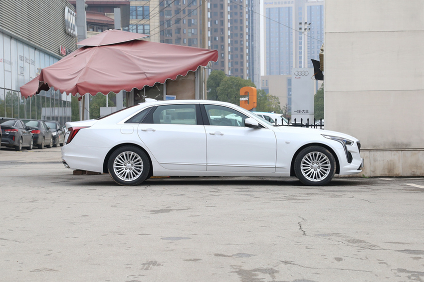 #凯迪拉克#廉价到奔驰害怕!起步2.0T+BOSE音响,狂跌10.8万,没人懂