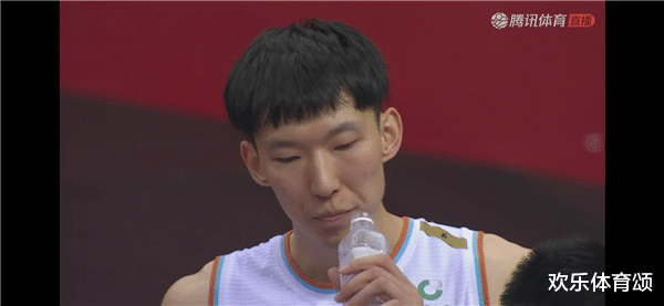 『新疆男篮』新疆三大国手现原形！一个神经刀，一个大糙汉，一个一打硬仗就腿软