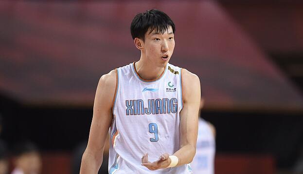 周琦|无缘MVP周琦首度发声：易建联实至名归！回应1分之差，大魔王成熟了