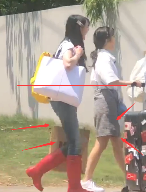 「郑爽」郑爽身高168，谭松韵身高162，镜头扫到两人的腿：这怎么解释？