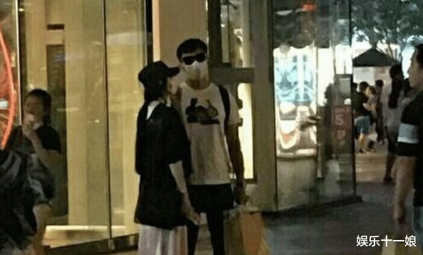 范冰冰|刚曝和李晨复合,范冰冰就暗示旧情难忘?网友:坐等官宣!