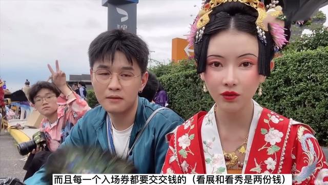 |史上首次“汉服秀”引众怒,现场网红、商家崩溃大哭,汉服圈炸了