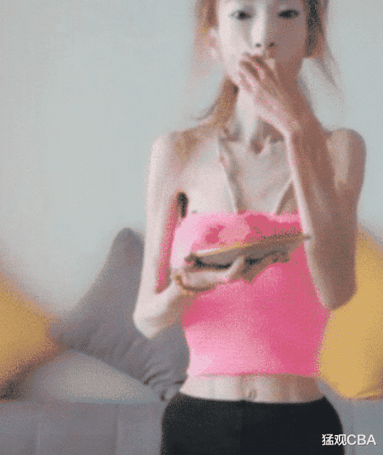 女孩|抖音“皮包骨”女孩火了，当看到最后一张图，网友：这谁还敢娶？