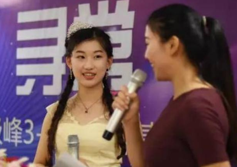 刘亦菲|19岁少女花巨资整容成刘亦菲，名字也像高仿刘亦菲，如今23岁成这样！