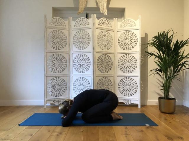 瑜珈|30分钟内让你身心平静、释放压力的9招阴瑜珈练习