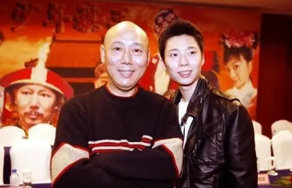 史依弘|李成儒和大美女史依弘，让人艳羡的婚姻五年而终，李：原因在我