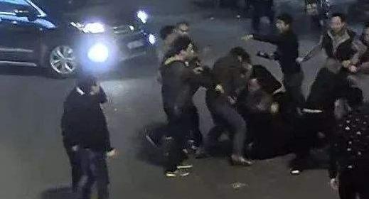 宁波|襄阳黑老大“磊哥”被捕入狱！曾致人死亡！