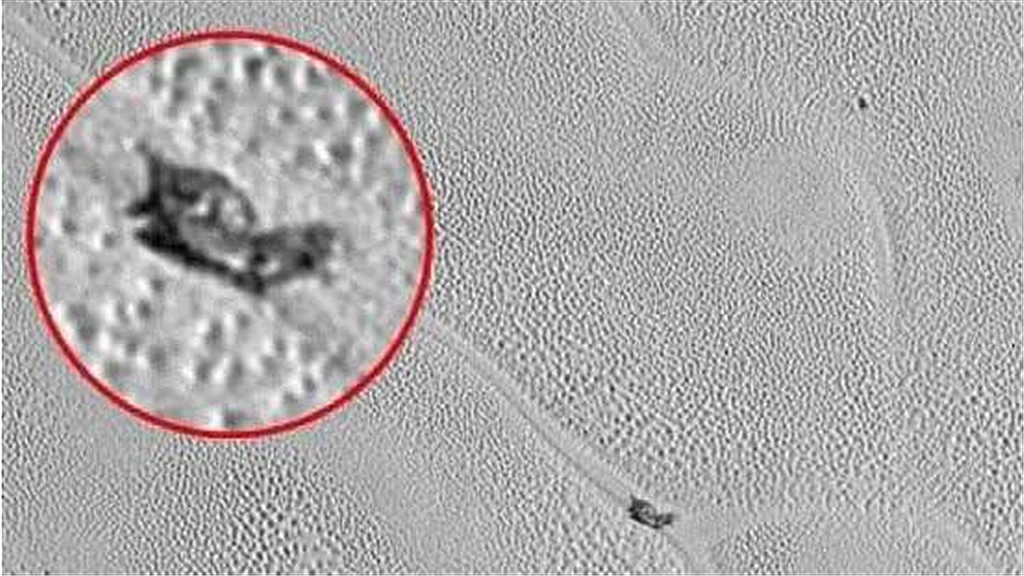#冥王星#探测器捕捉到冥王星上有移动物体，形似“蜗牛”，科学家也无法做出解释