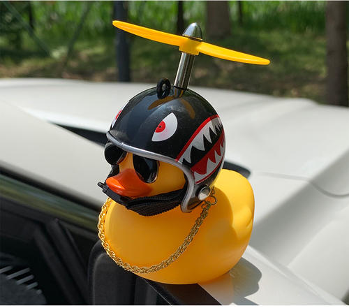 饿了么|美团饿了么头盔之战,最后的赢家却是小黄鸭,网友:这才是猛男!