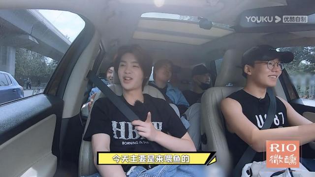 ：黄明昊钓鱼钓了个“寂寞”，原来一开始，他就对自己有清晰认知