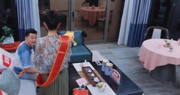 |不愧是沙溢的家，连主卫双盆都活在我笑点上，一门装一个见过么？