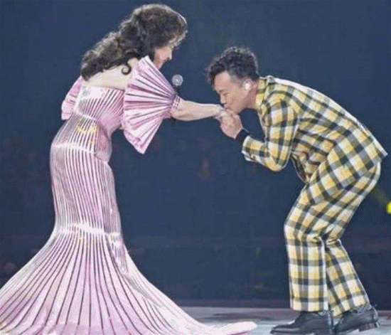 #刘德华#刘德华曾向她下跪，周润发说养她下半辈子，连春晚都为她破例，她有何能耐？