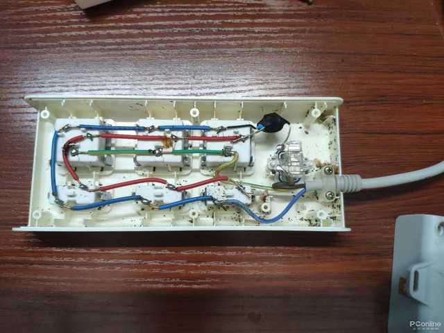 排插|还在惊叹老排插“耐用”?看完拆解别心态爆炸