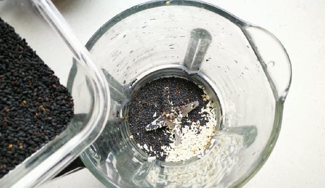 「红枣」每天一碗胜过吃补药，高钙高营养，比牛奶养人，全家喝都很好！