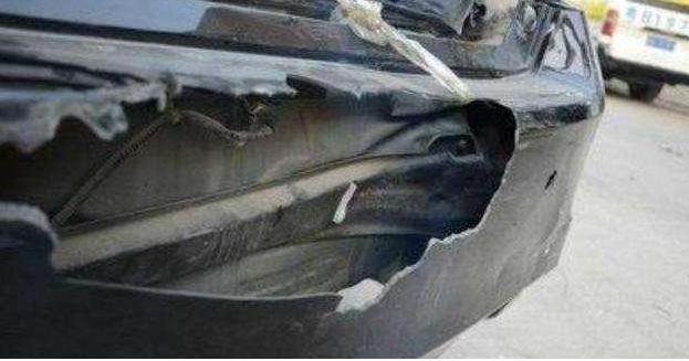 本田雅阁：又一“纸糊车”暴露了，看到事故现场，车主：真不愧是易拉罐