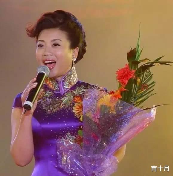 【李谷一】她是李谷一的女儿，曾上过25次春晚，如今52岁仍然单身