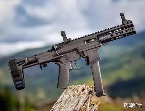 「步枪」躲在树后真的能挡住子弹？我们都被影视剧骗了，真能挡子弹的是它