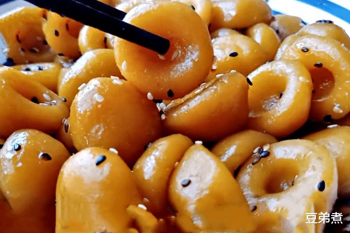 水果|秋天,遇到此菜别手软,8毛钱一斤,做成面食,香甜嫩滑,特好吃