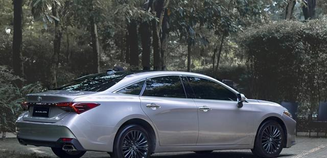 亚洲龙|“买到就是赚到”？亚洲龙真的有这么好？是不是“换壳凯美瑞”？