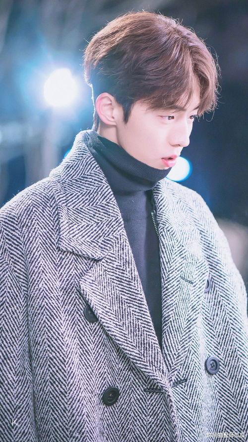 发型|男生别再嫌弃“两边剃短”了，今年流行这4款发型，朋友都夸帅