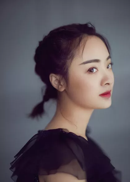 孙铱|睡服帅大叔，勾搭小鲜肉，多次上位抢人戏，她的金主到底是谁啊