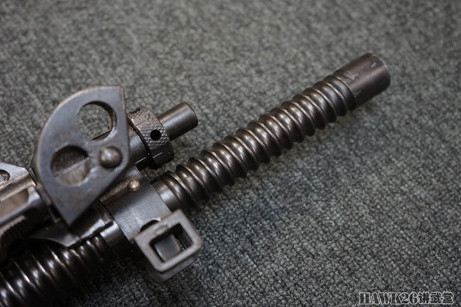 机枪|细看:日本九六式轻机枪 罕见的原编号品相 瞄准镜依旧可以使用