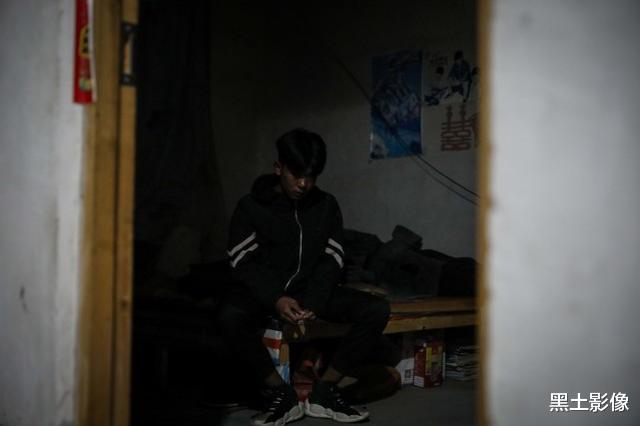 |8旬老人花13年养大孤孙，得知自己患重病喝农药寻死：我不拖累他