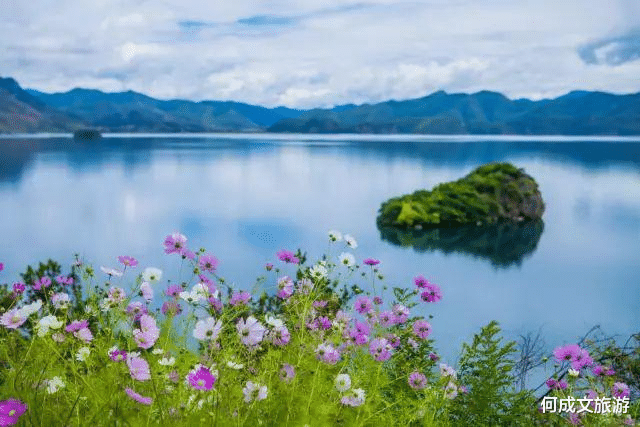 「泸沽湖」国内又一湖泊走红，地处2省交界，夏日均温仅19度，适合端午出游