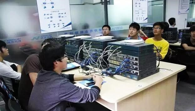 大学|这6个专业学习起来很累，期末经常会挂科，压力堪比高考！