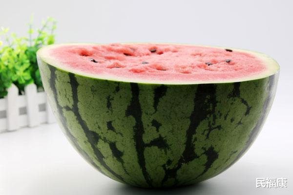 脾胃|女人体内湿气重,舌象骗不了人,少吃招湿之物,身体愈发干净清爽