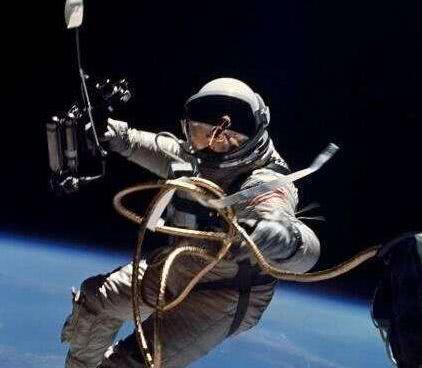 「宇航员」1984年，多名宇航员称在太空看到“天使”，细节令人头皮发麻