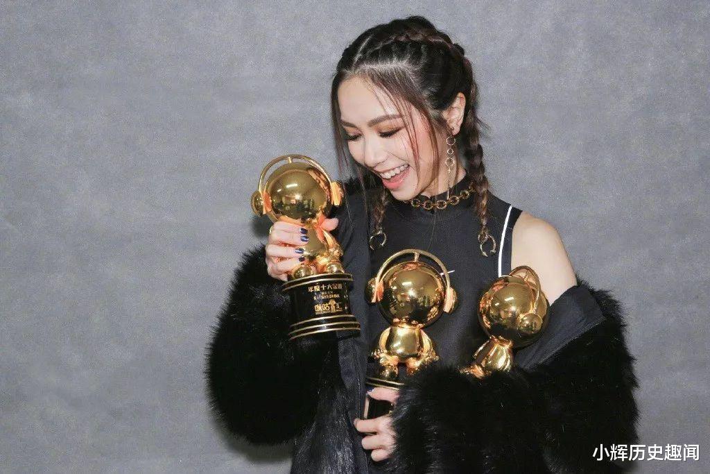 [邓紫棋]当红歌手邓紫棋也遭遇人生滑铁卢，国外开演唱会面临无人观看窘况