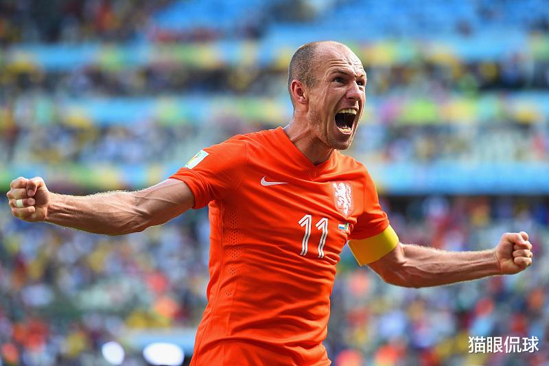 罗本：荷兰足球20年十大巨星，现役仅罗本入选，冰王子排第二，第一太妖